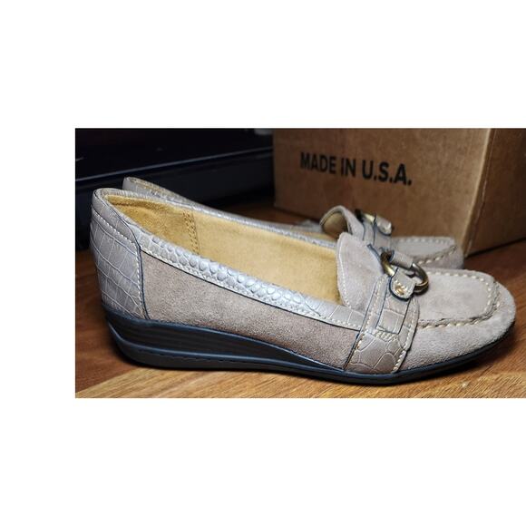 Natural Soul by Naturalizer Loafers Women Size 7W Gray Shoes Horsebit Style - Picture 3 of 7